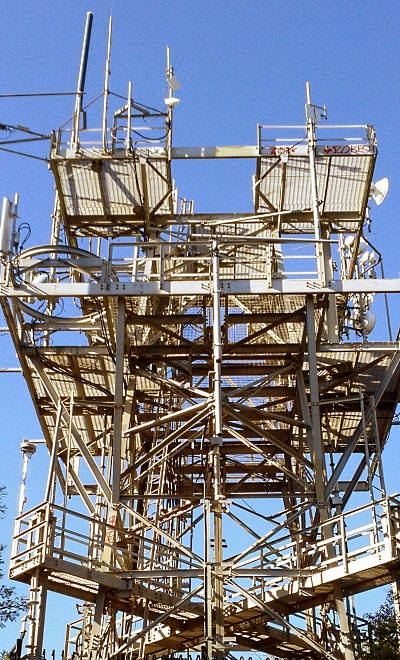 Bernal Hill tower with PPC-10G-E radio to broadband backhaul point 3.5 miles away