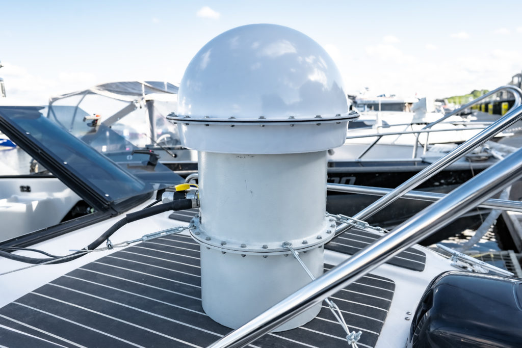 ELVA-1 ultra short-range E-band 76 GHz marine radar
