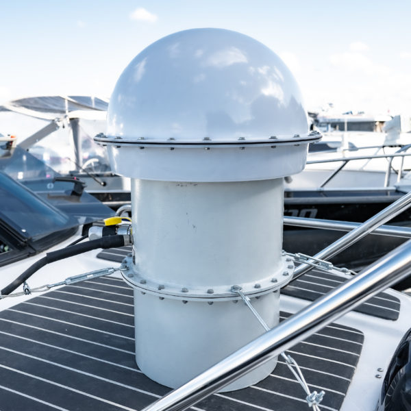 ELVA-1 short-range E-band 76 GHz maritime radar demo on a speedboat