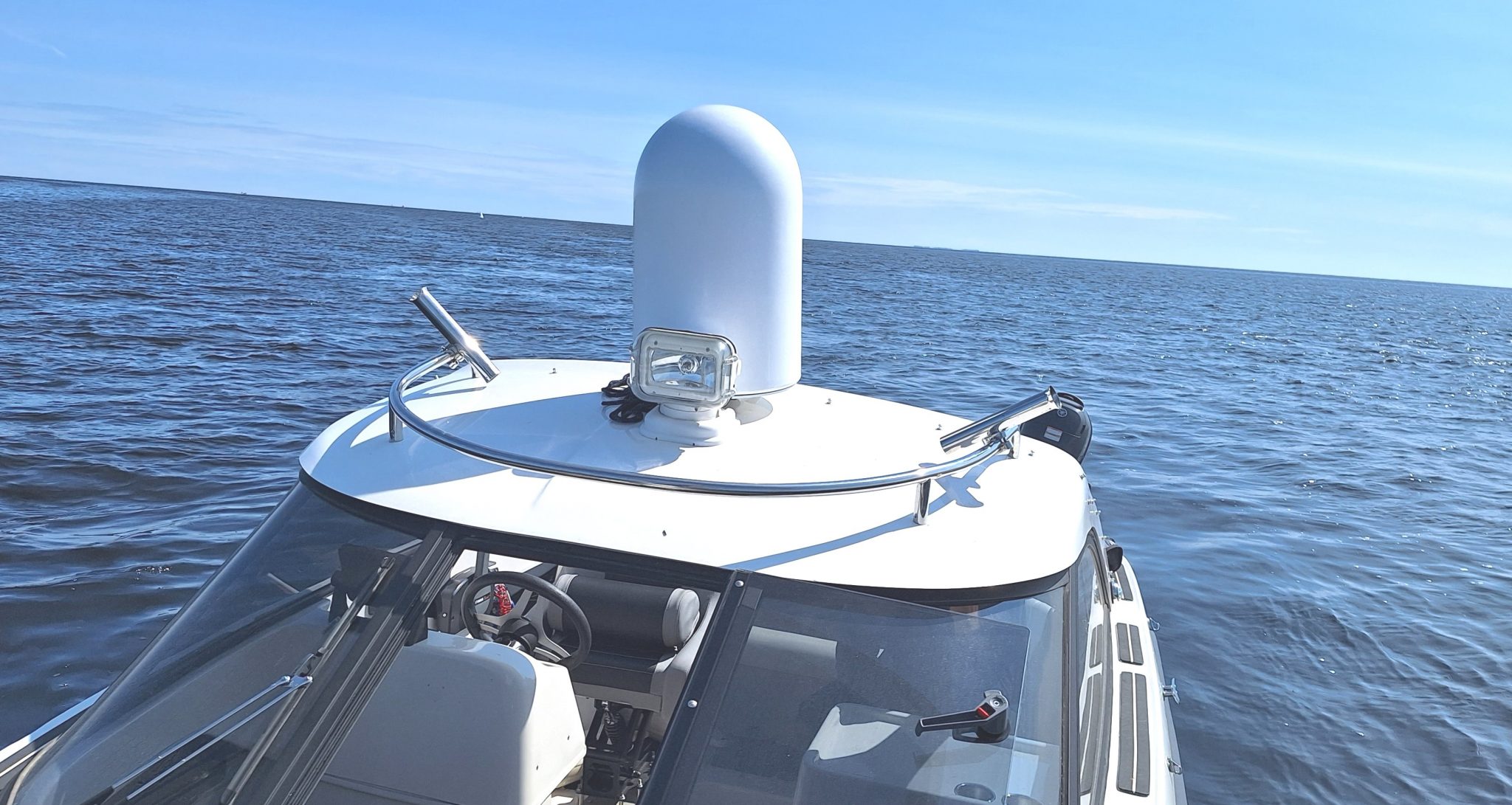 76 GHz ShortRange Marine Radar with Zero Blind Spot Millimeter wave