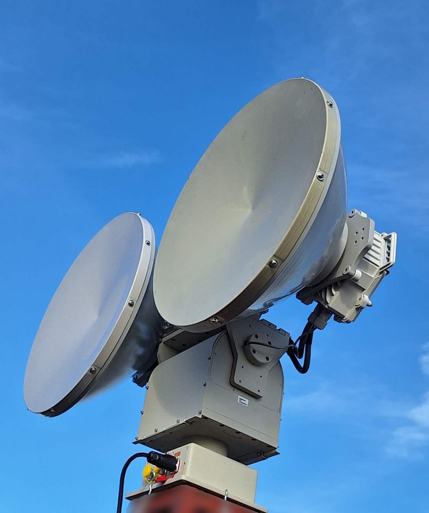 Foreign Object Debris (FOD) radar with compact drive unit, mm-wave E-band 76 GHz