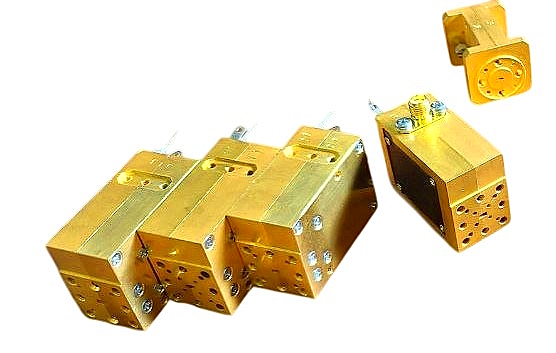 Broadband Active Frequency Multiplier up to 165 GHz